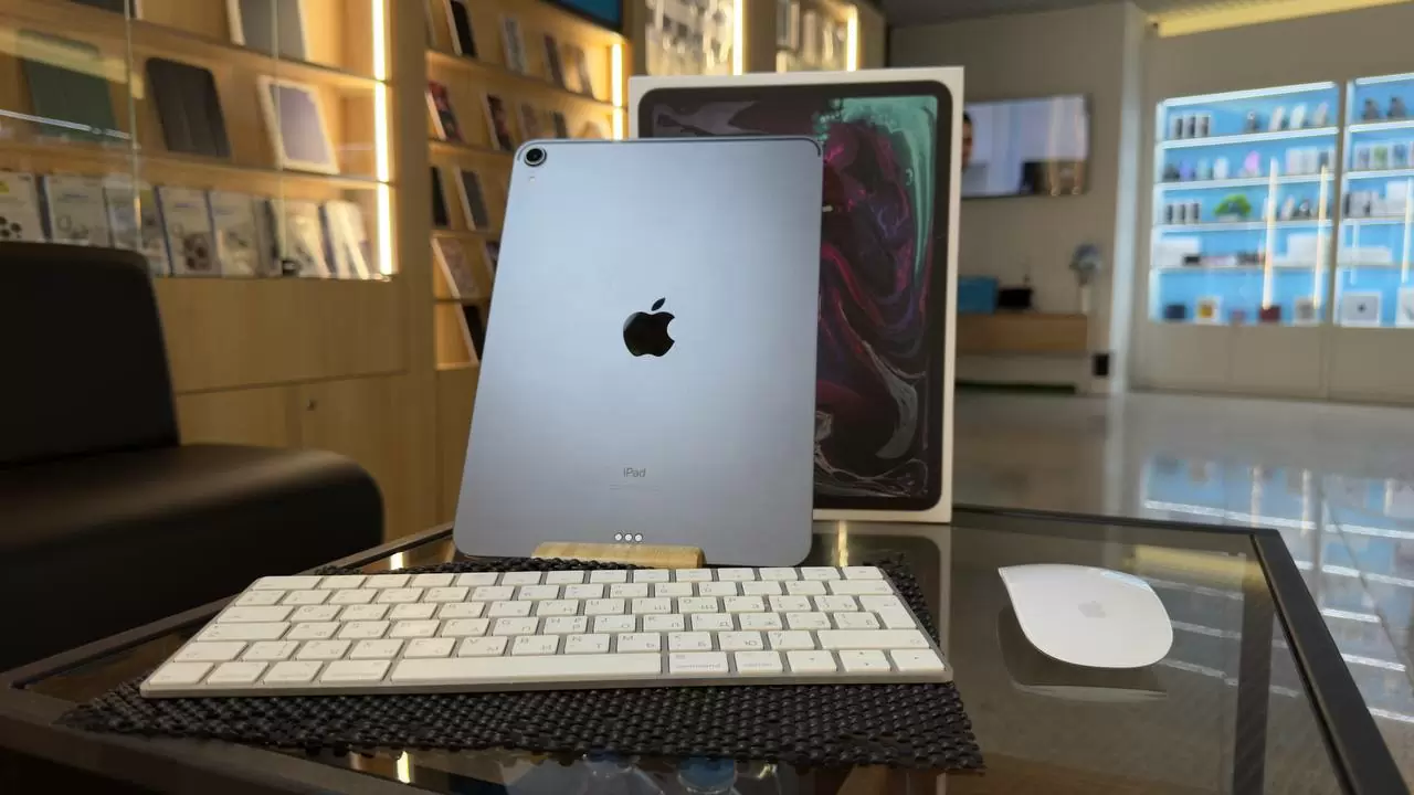 Планшет Apple iPad Pro 11" (1 gt) 2018 (Wi-Fi), Серый Космос, 1 Tb / KD6Q*