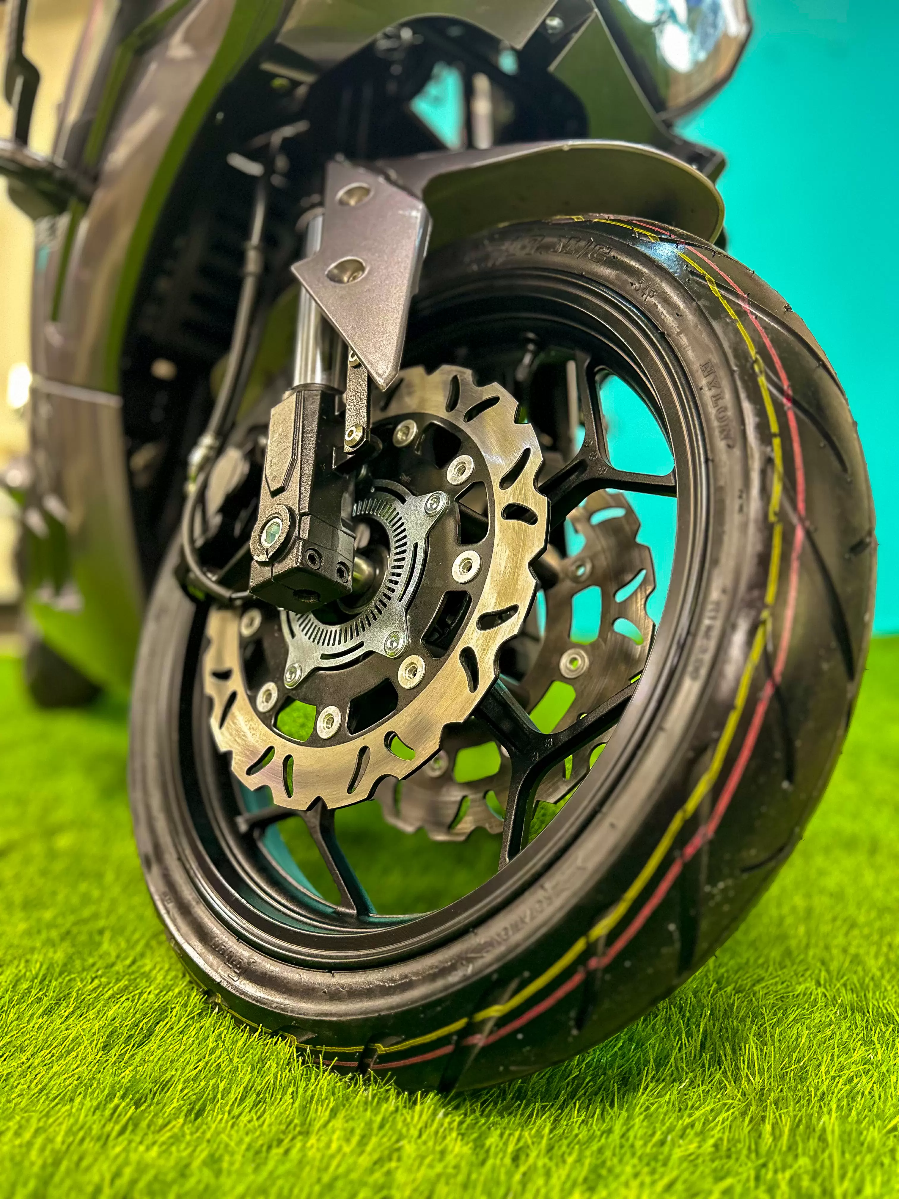 Электромотоцикл Ducati Panigale (серый) Электромотоцикл Ducati Panigale (серый)