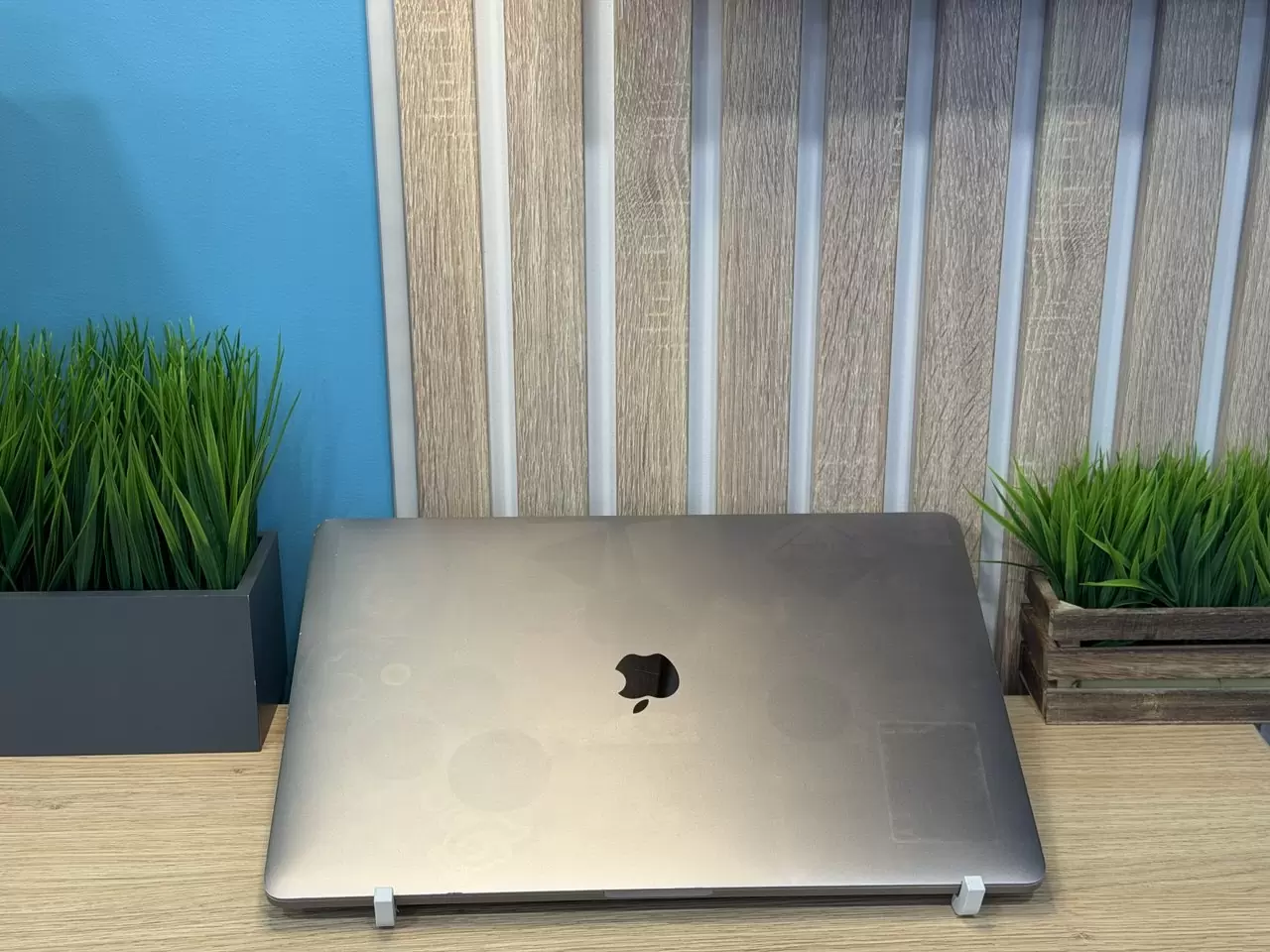 Ноутбук Apple Macbook Pro 15 2018 i7, Серый Космос, 16/256GB / JG5H*