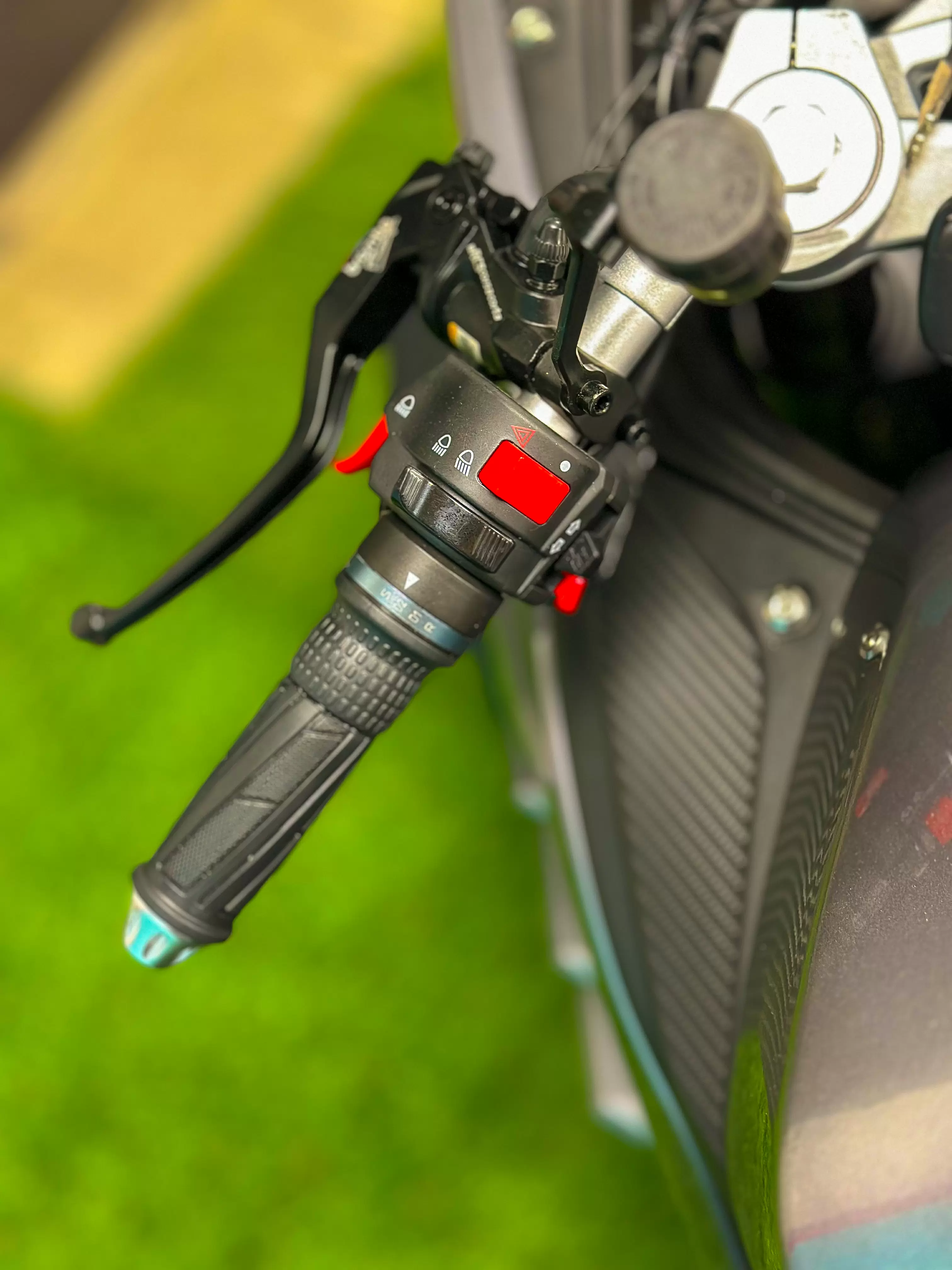 Электромотоцикл Ducati Panigale (серый) Электромотоцикл Ducati Panigale (серый)