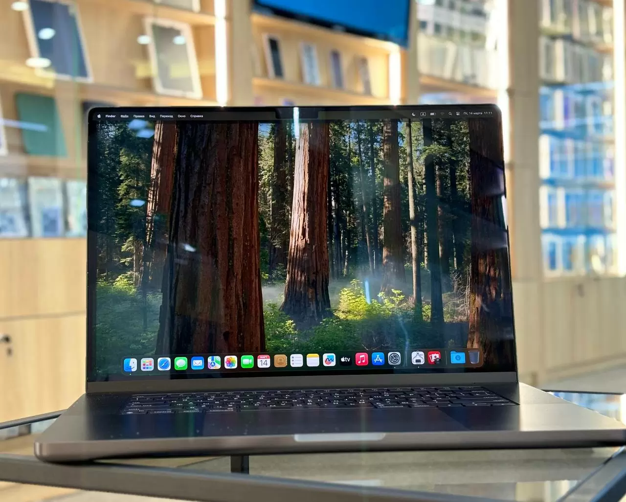 Ноутбук Apple MacBook Pro 16" 2023, (M3 Pro, RAM 18 ГБ, SSD 512 ГБ), Чёрный / 9KWJ*