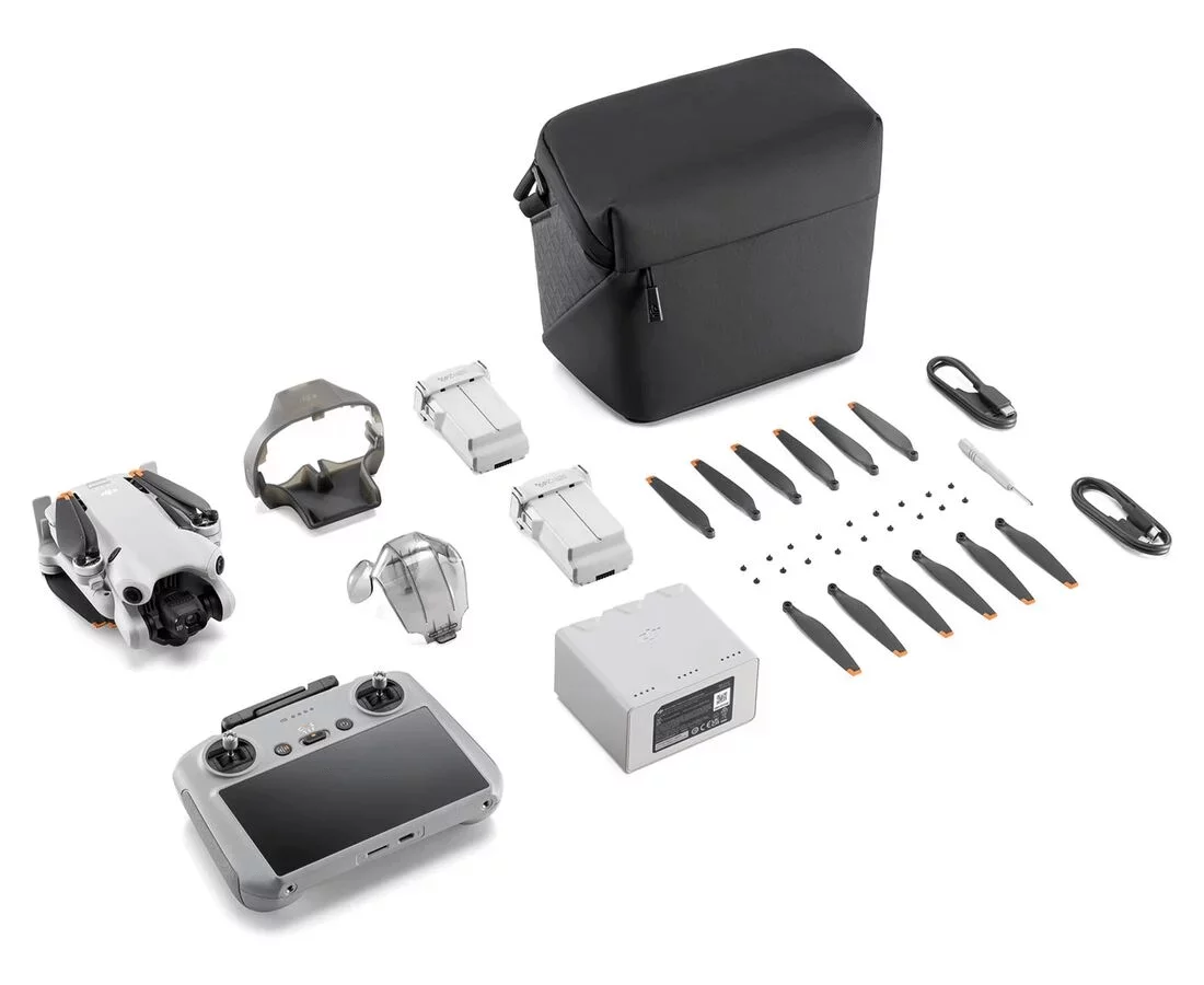 Квадрокоптер DJI Mini 4 Pro Fly More Combo, пульт DJI RC 2