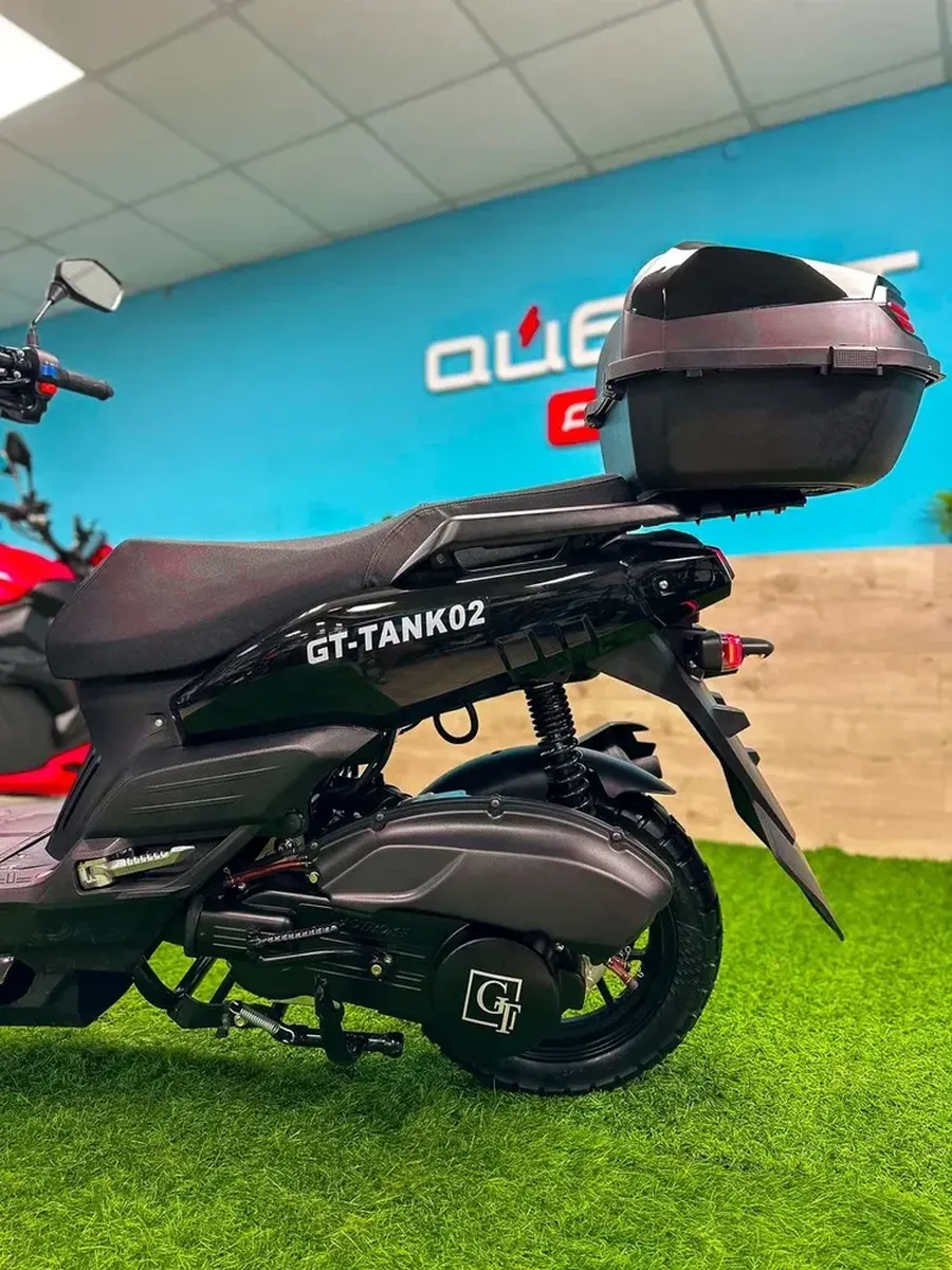 Скутер бензиновый GT Tank 2